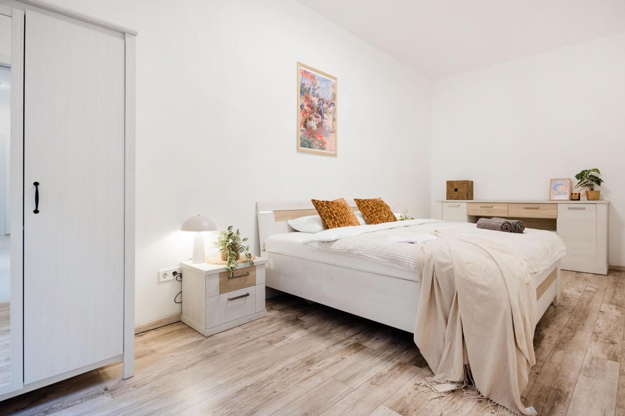 Designer Boutique 2R Walk To Opera House & Basilica Appartement Boedapest Buitenkant foto